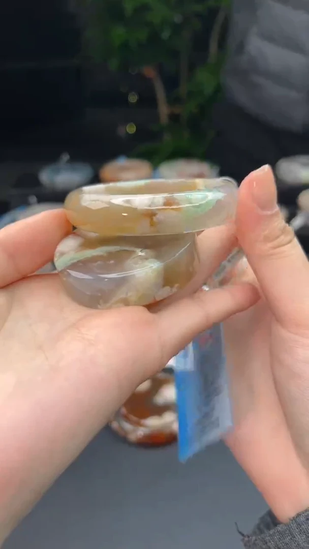 【闪购商品】石英质玉手镯未镶嵌赠送镯心（圈口50