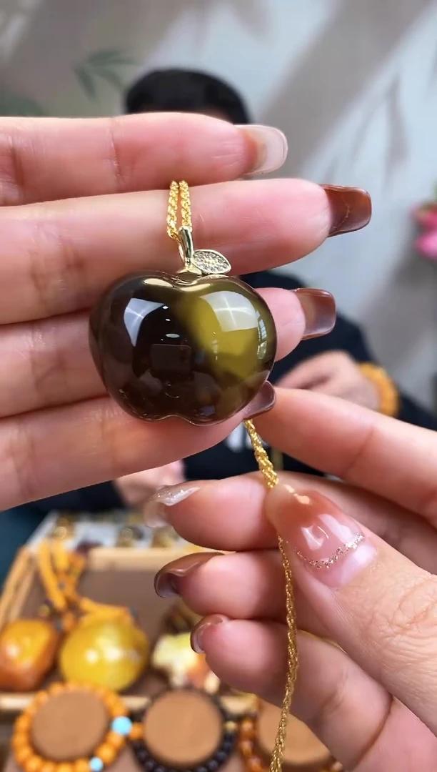 【闪购商品】琥珀裸石未镶嵌基地发货 一物一证 顺丰包邮