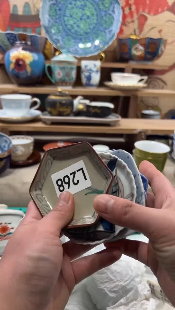 瓷片简****?瓷片------L268