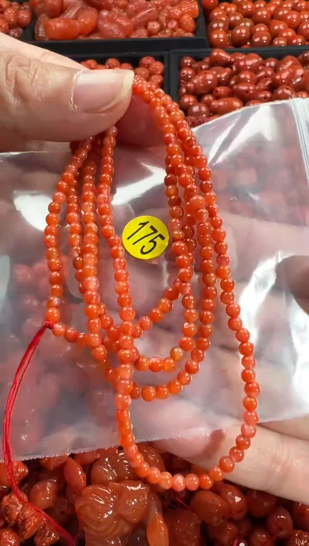 颈饰未镶嵌南红玛瑙1