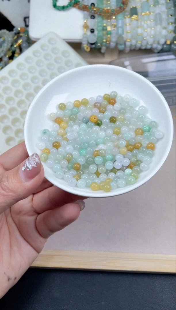 【闪购商品】翡翠颈饰未镶嵌翡翠卡5小珠珠204颗365