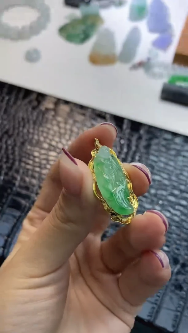 【闪购商品】翡翠颈饰18K金镶嵌富甲天下