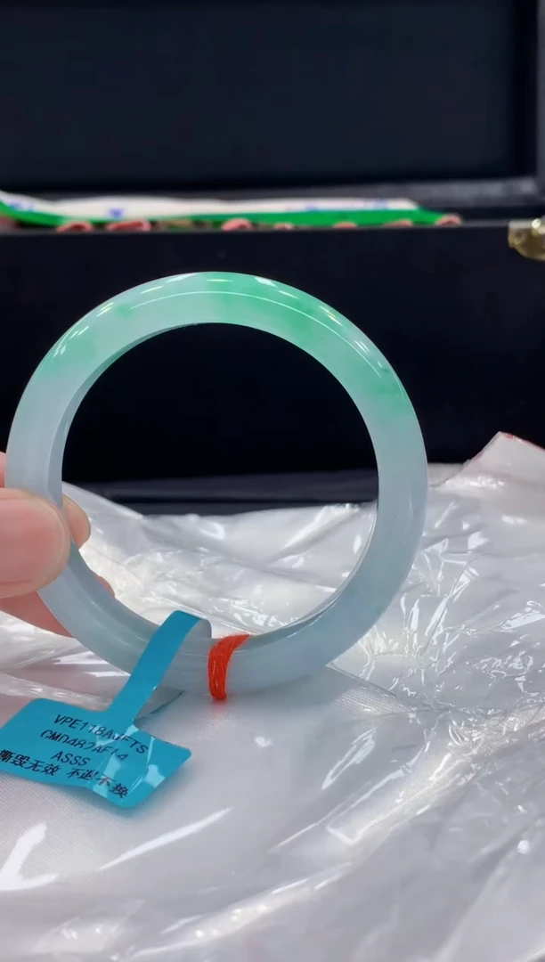 未镶嵌手镯翡翠翡翠手镯