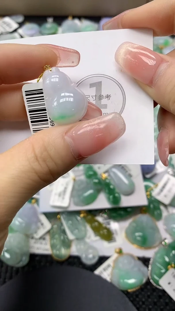 颈饰18K金镶嵌翡翠11111111111