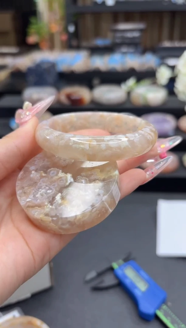 未镶嵌手镯石英质玉145(56圈赠送镯心)