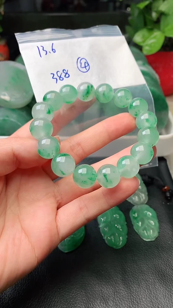 定制石英质玉（非洲翠）手串13.6mm