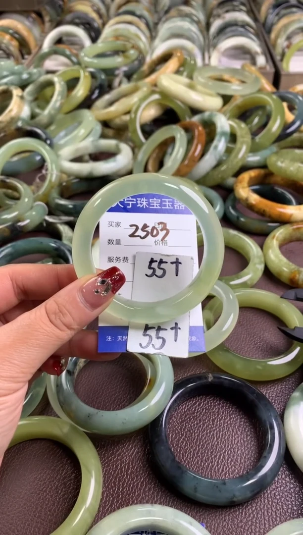 【闪购商品】蛇纹石玉手镯未镶嵌2503
