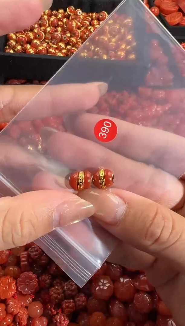 南红玛瑙未镶嵌颈饰1