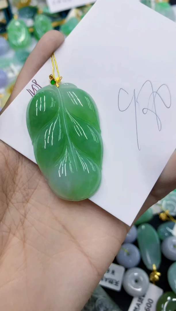 颈饰18K金镶嵌翡翠鱼**海111111111111