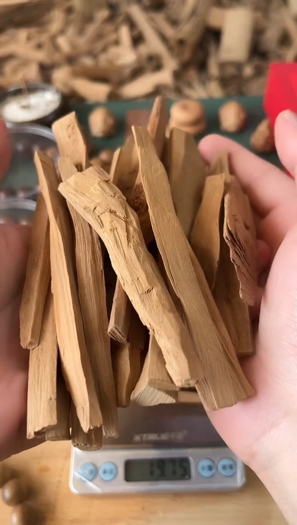 檀香木其他正区老山檀 顶级 回流供奉料 熏香品香 随机发10克