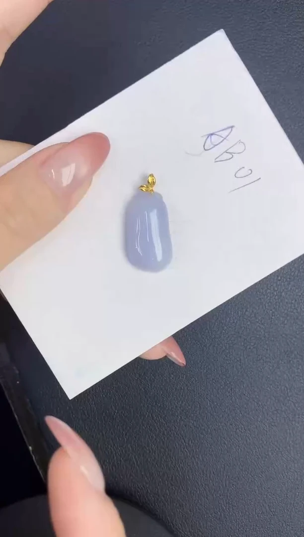 翡翠18K金镶嵌颈饰缅甸天然翡翠A货