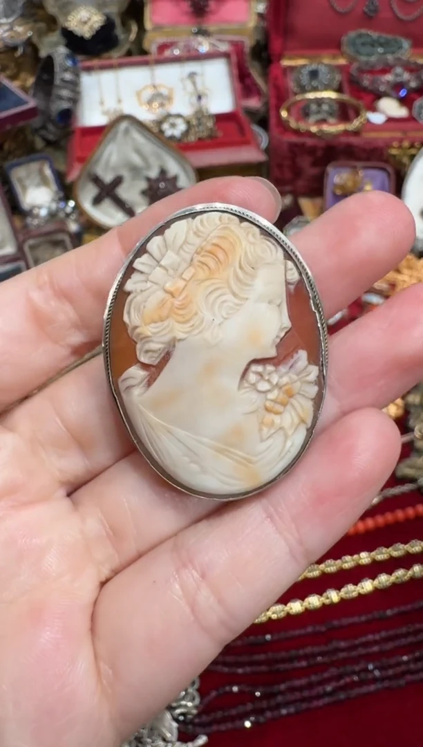 无无800银，胸针吊坠两用款，带翘色