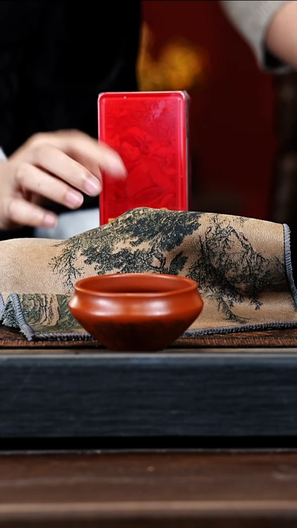 宜兴紫砂WPR 团团紫砂谢礼3