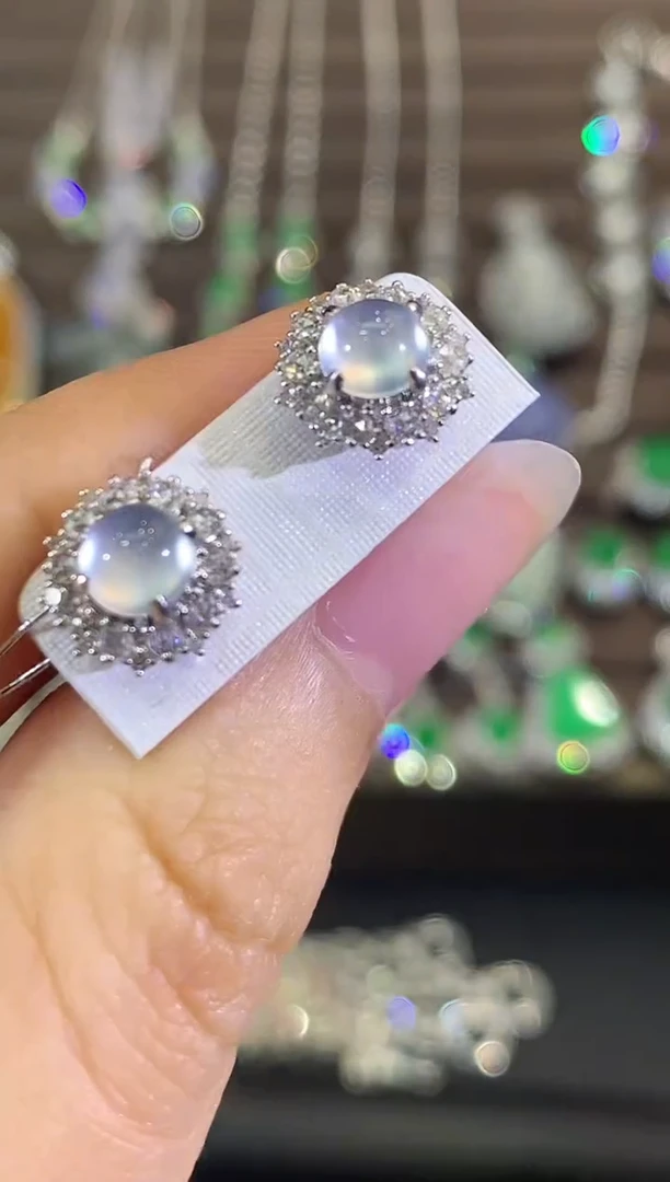 18K金镶嵌翡翠耳饰B270