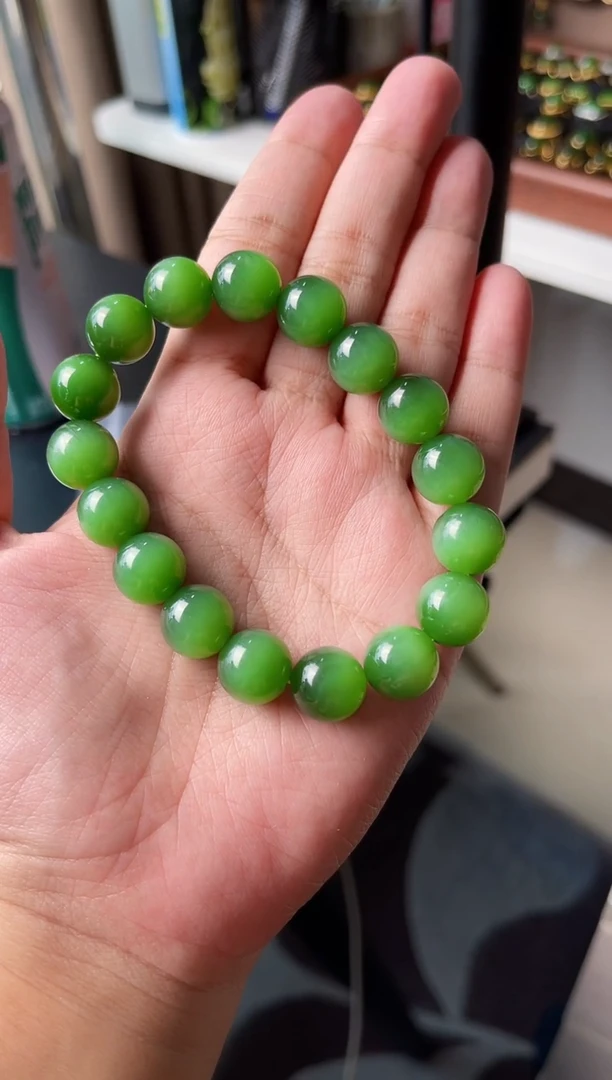 和田玉未镶嵌颈饰卡12绿猫手串