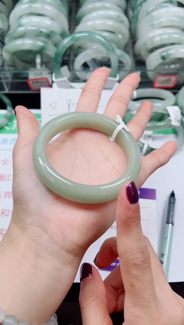 未镶嵌手镯石英质玉64-55/56