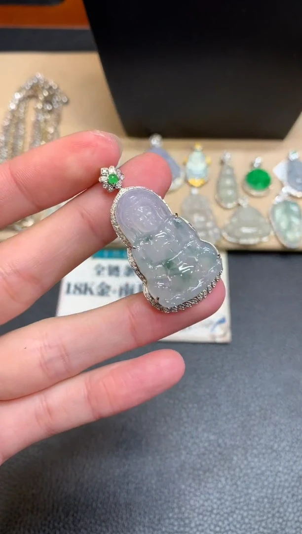 【闪购商品】翡翠颈饰18K金镶嵌观音【无服务费】