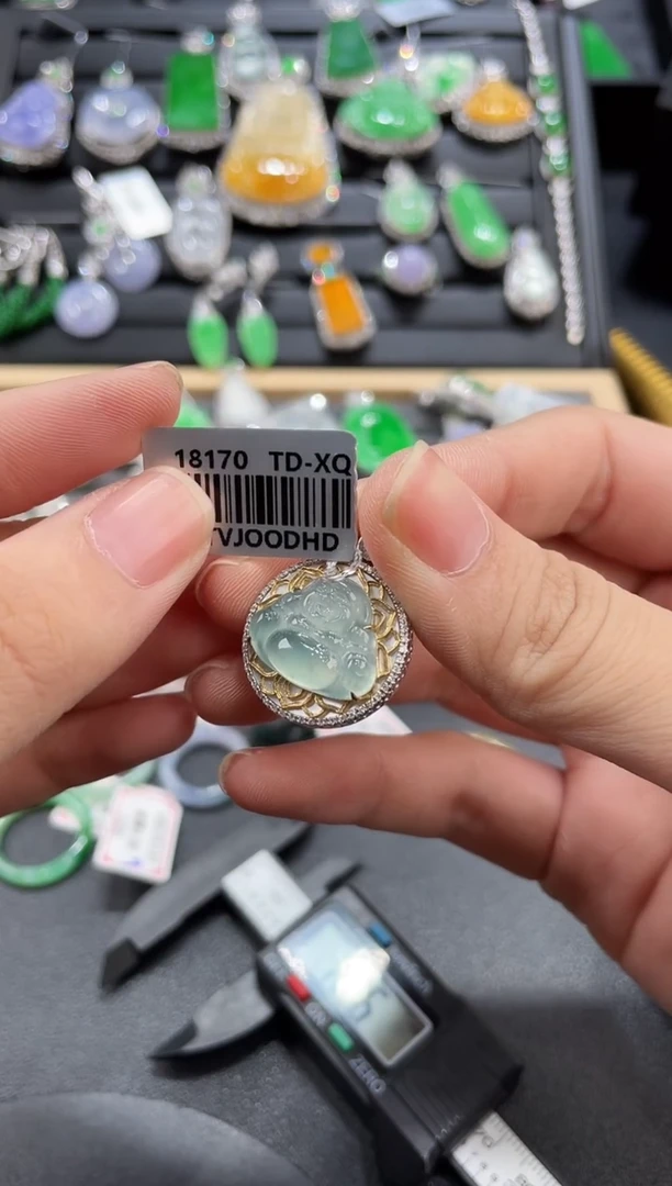 18K金镶嵌挂件翡翠ZHG00102-029