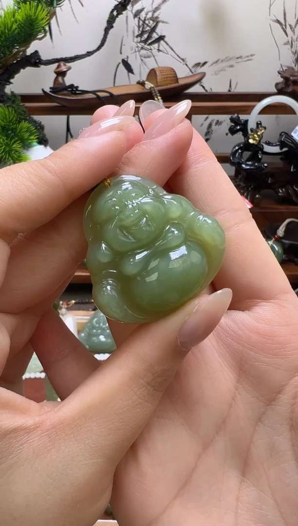 颈饰未镶嵌和田玉吊坠