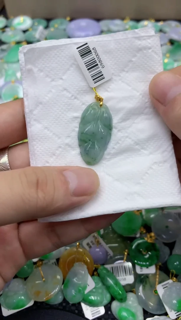 颈饰未镶嵌翡翠天然缅甸翡翠A货