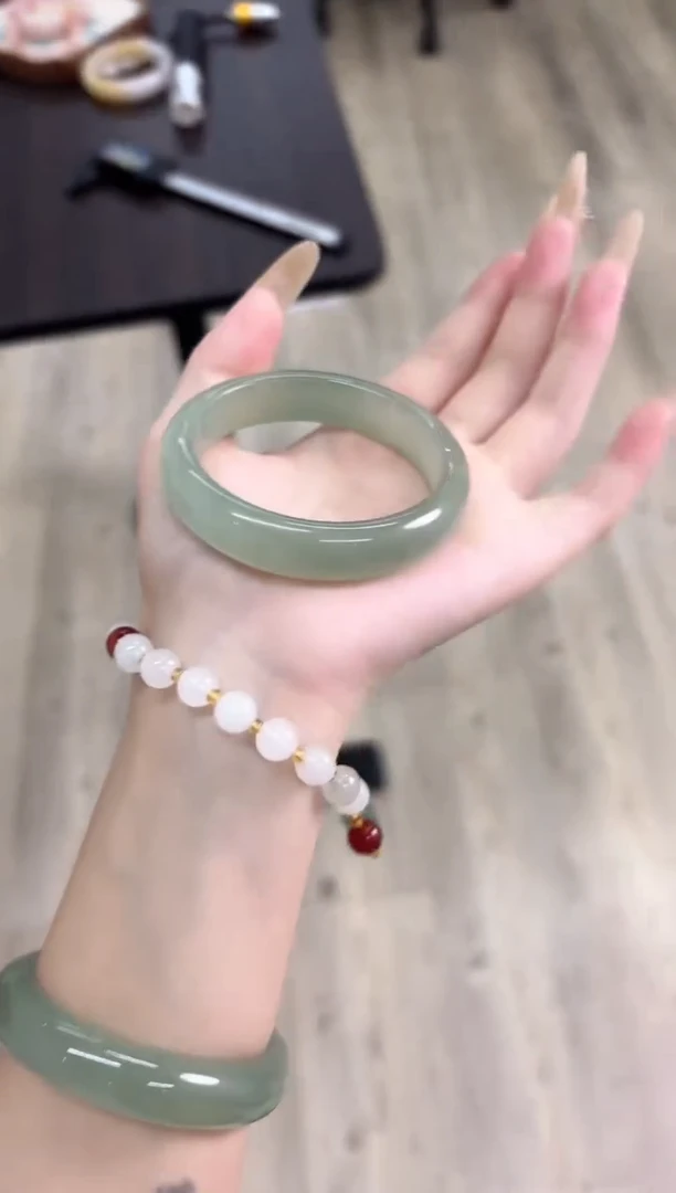 未镶嵌手镯石英质玉96-55D