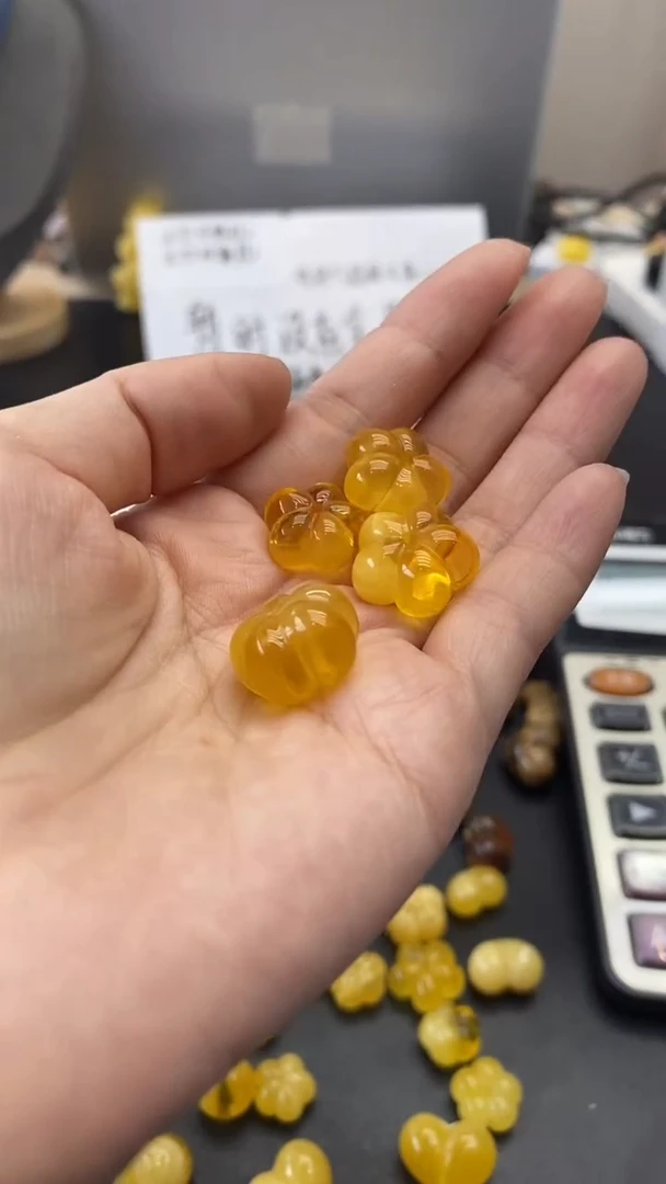 琥珀未镶嵌珠宝奇石?***?1341（3发4