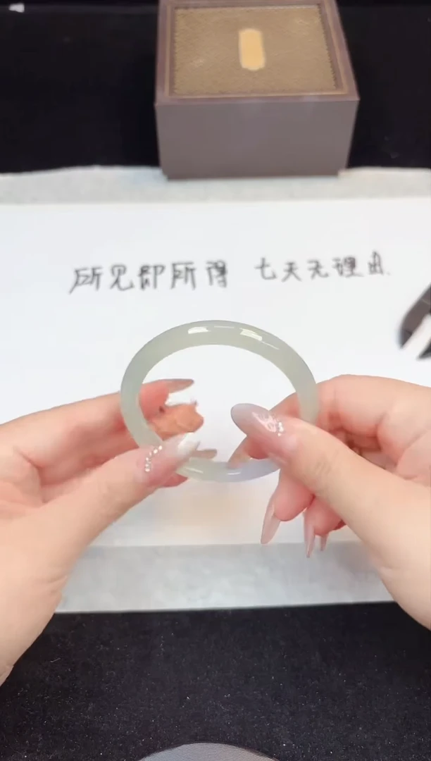 翡翠手镯未镶嵌322
