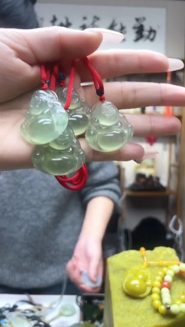 未镶嵌岫玉吊坠·