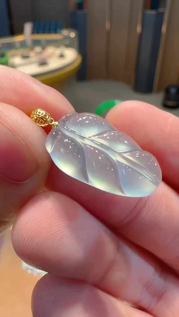 【闪购商品】翡翠吊坠(不含链)18K金镶嵌多样性发货一件