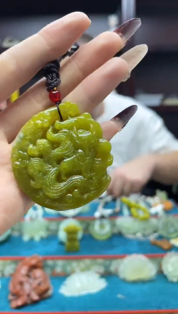 未镶嵌岫玉吊坠·