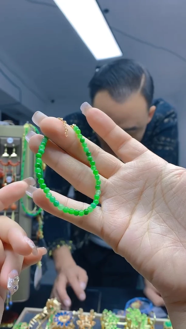 【闪购商品】翡翠耳饰合金72翡翠手链