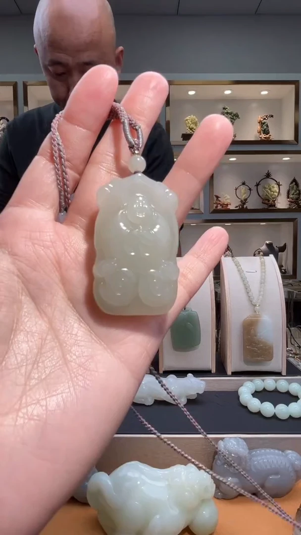 颈饰未镶嵌和田玉苏