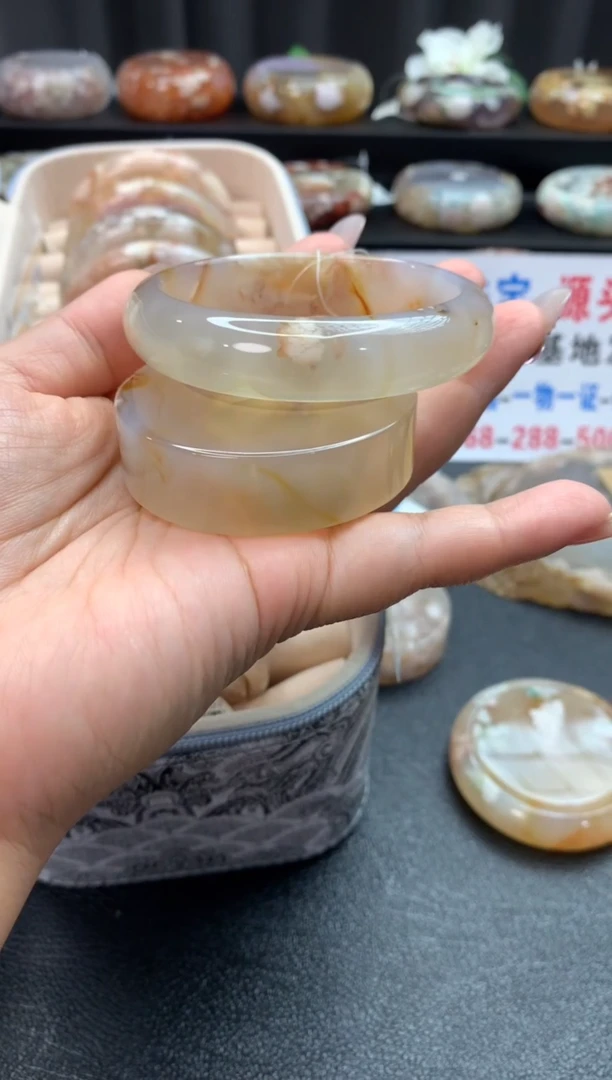 未镶嵌手镯石英质玉（56-57圈口）赠送镯心