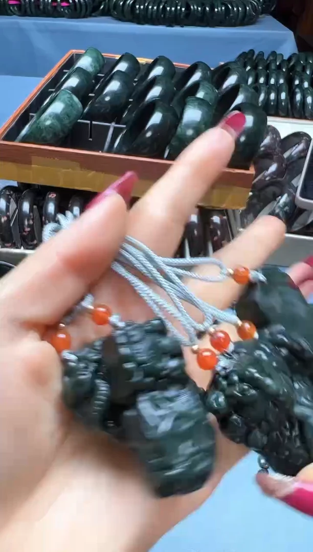 【闪购商品】蛇纹石玉貔貅挂件未镶嵌发一