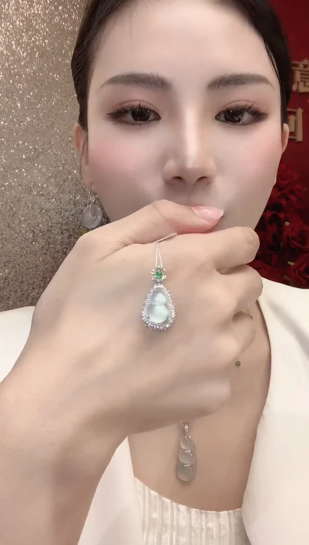 吊坠(不含链)18K金镶嵌翡翠A48 多样性发一件