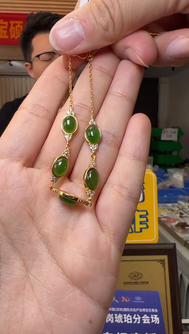 【闪购商品】和田玉手链银S925镶嵌约6*8mm俄料碧玉5粒蛋面手链