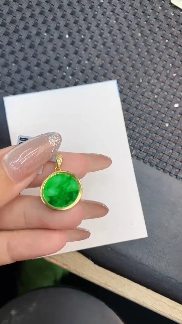 颈饰未镶嵌翡翠1