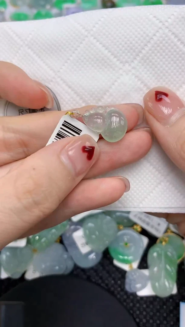 翡翠18K金镶嵌颈饰11111111