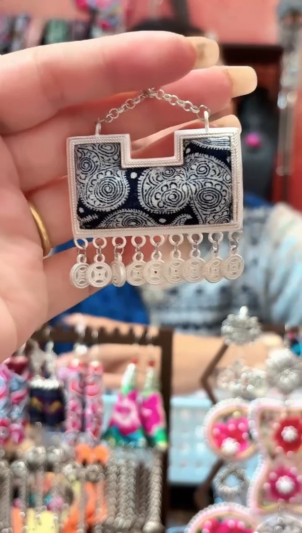 织绣高*呀云织谣民族风精美饰品   656