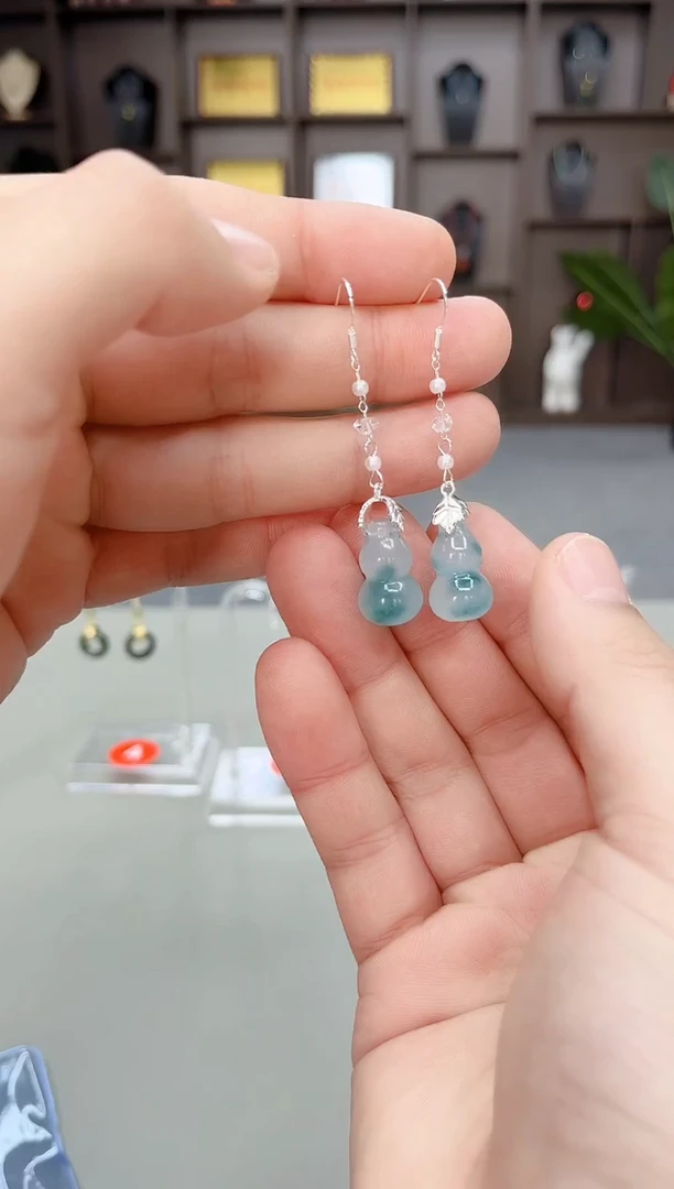 未镶嵌石英质玉（天山翠）耳饰219000