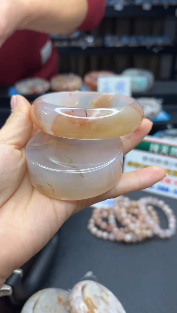 【闪购商品】石英质玉手镯未镶嵌117（63圈赠送镯心）
