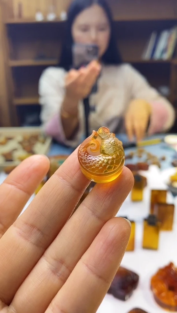 琥珀颈饰未镶嵌SN64-102（年年有钱）手机挂