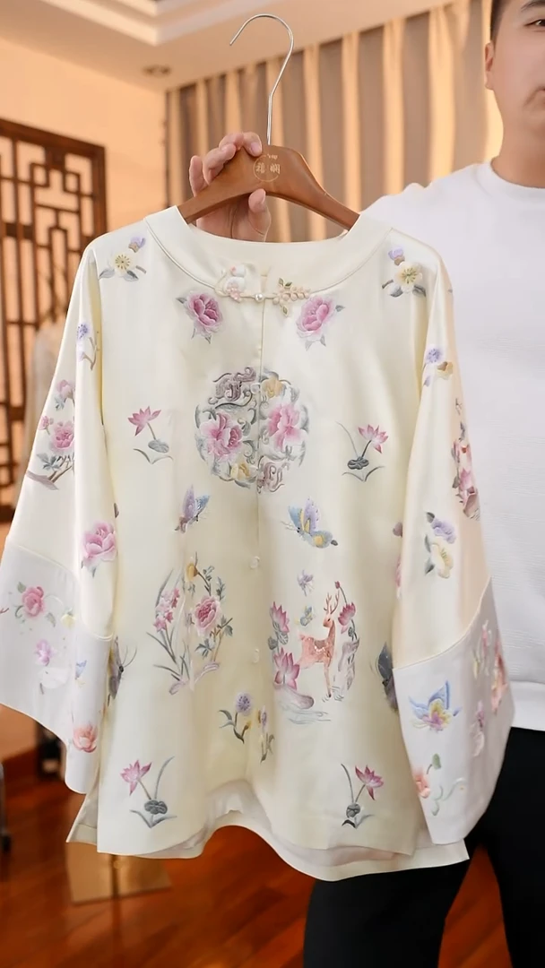 刺绣景瑞无双 太太服 桑蚕丝非遗苏绣服饰