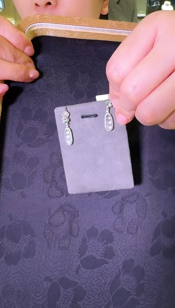 18K金镶嵌翡翠耳饰1【