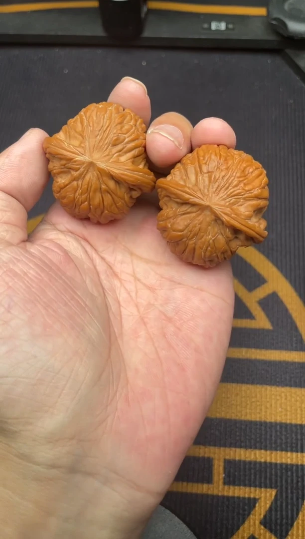 文玩核桃吊坠磨盘40+