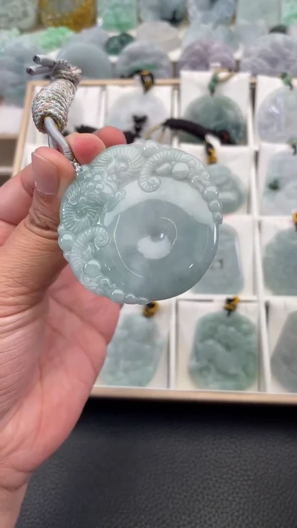 颈饰未镶嵌翡翠天然缅甸翡翠A货62