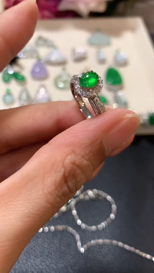 18K金镶嵌戒指翡翠m79