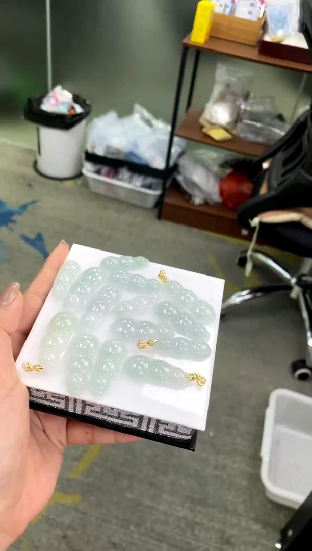 翡翠银S925镶嵌吊坠(赠链)福豆多样性发货发一件