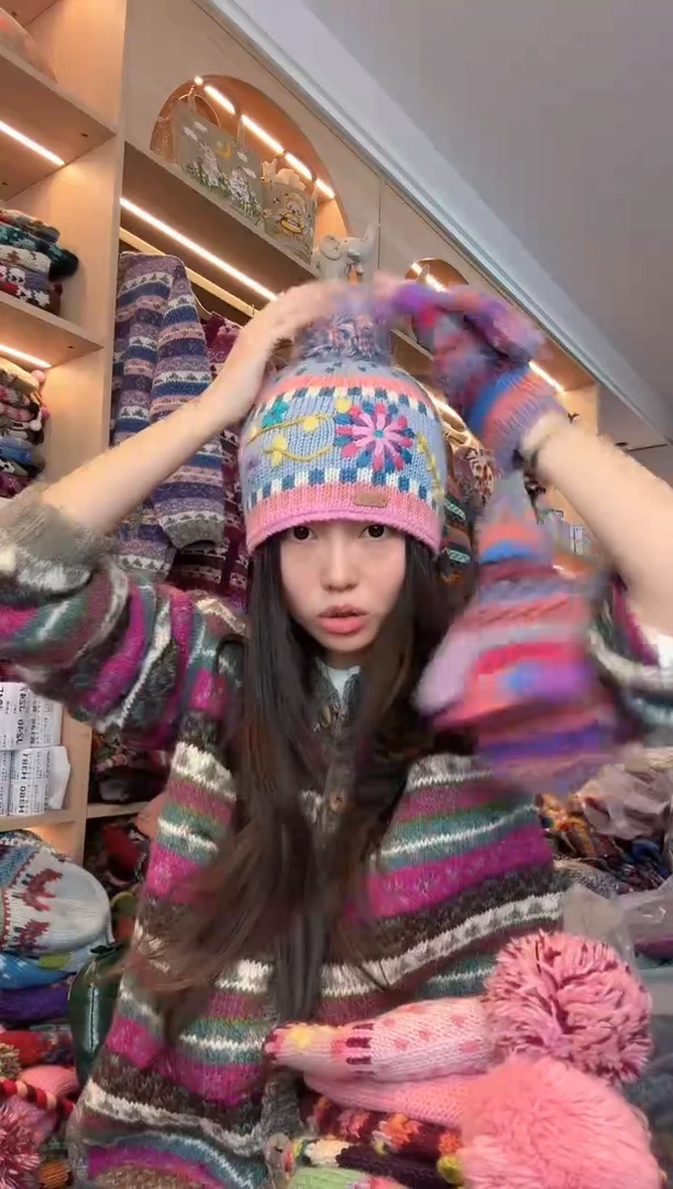 羊毛粉边单球帽  57头尾