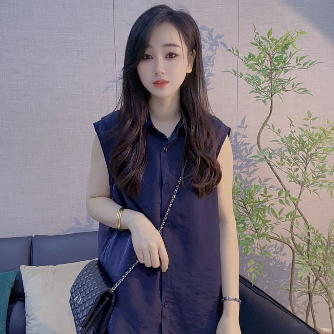 丹丹精选--25887新款翻领单排扣设计感拼接下摆无袖衬衫